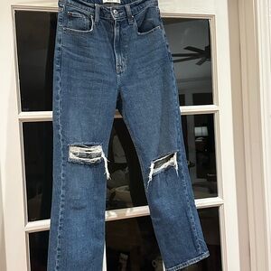 Abercrombie Ultra High Rise Ankle Straight Jean Size 2 Short